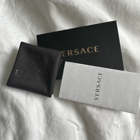 Versace white sunglasses - Picture 4 of 7